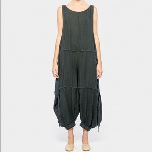 Black Crane jumpsuit v trendy